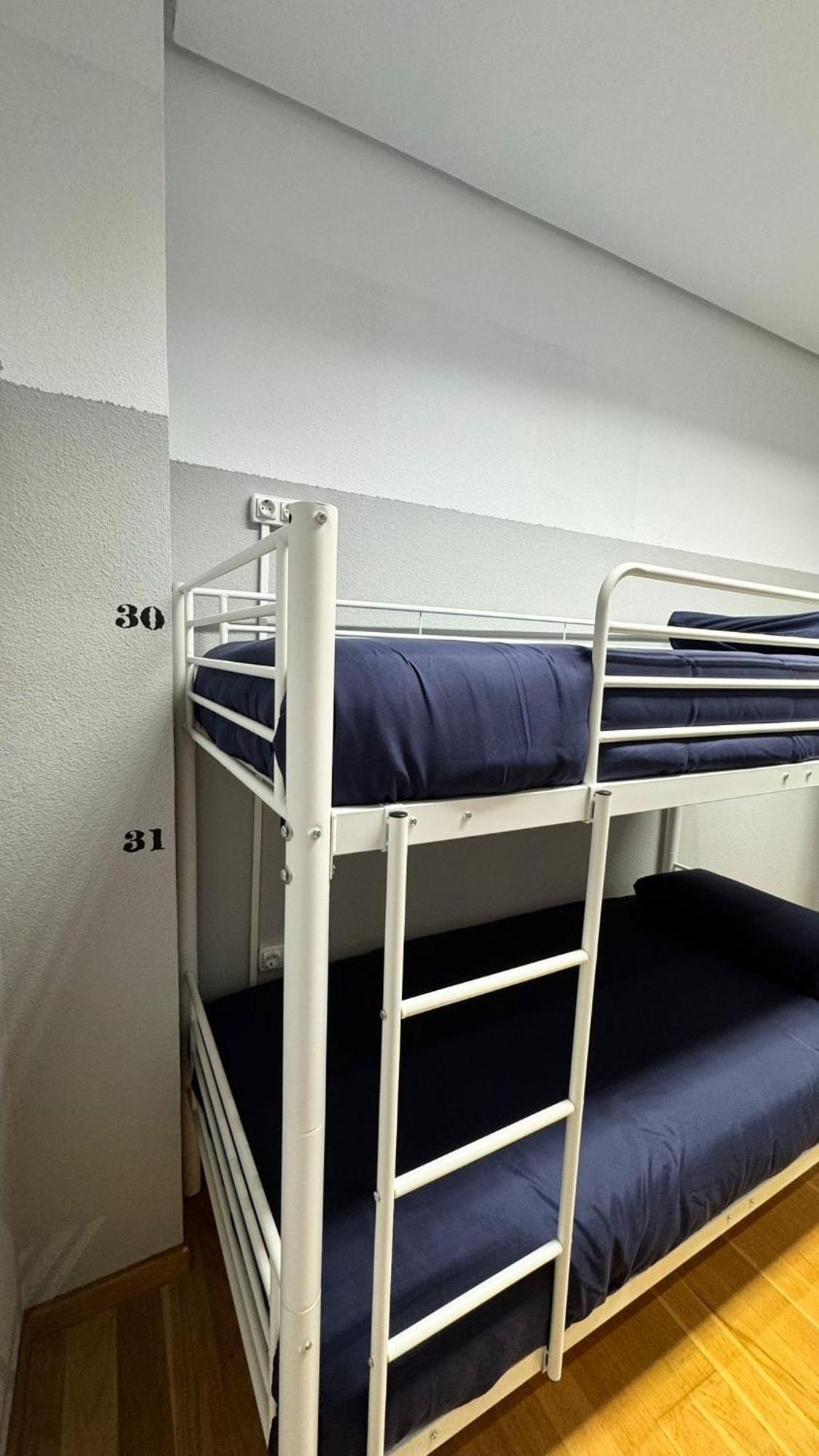 Hostel Puerta Del Angel Madryt Zewnętrze zdjęcie