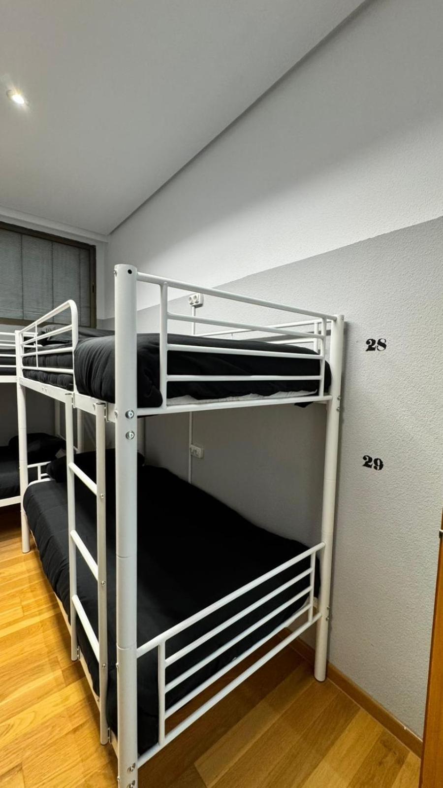 Hostel Puerta Del Angel Madryt Zewnętrze zdjęcie