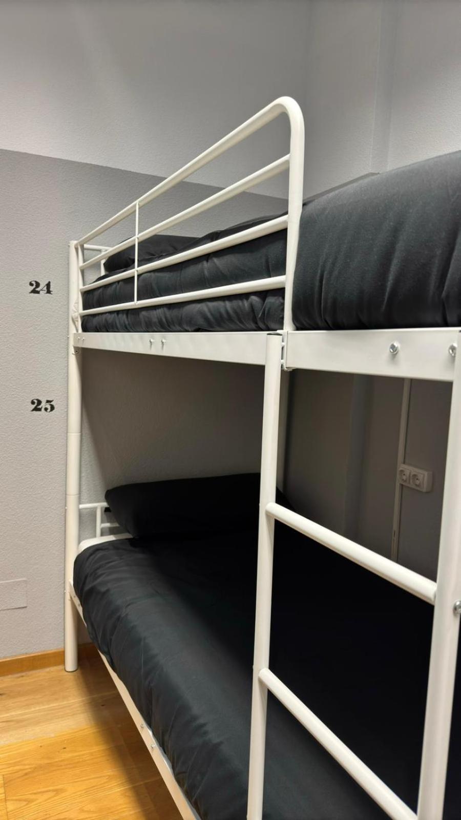 Hostel Puerta Del Angel Madryt Zewnętrze zdjęcie