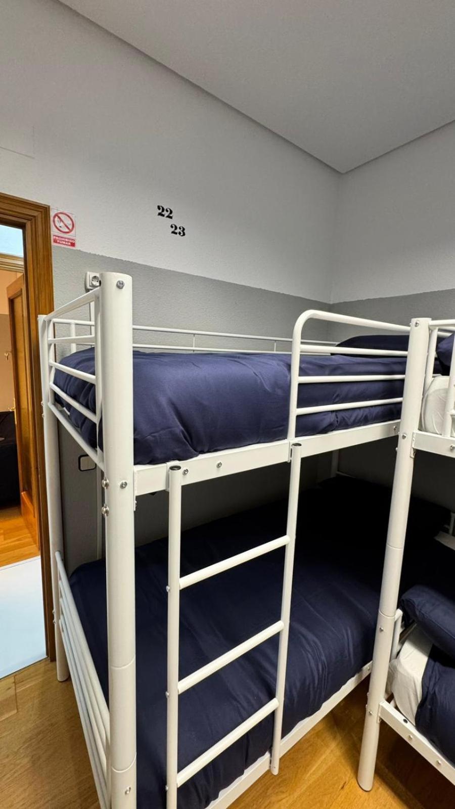 Hostel Puerta Del Angel Madryt Zewnętrze zdjęcie