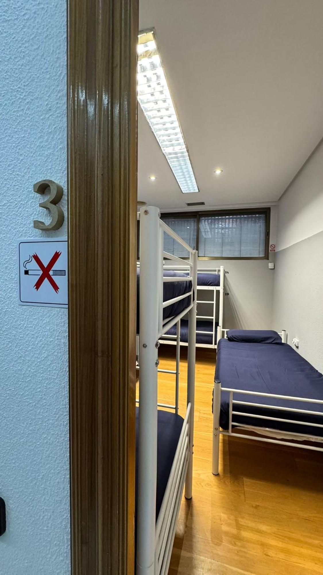 Hostel Puerta Del Angel Madryt Zewnętrze zdjęcie