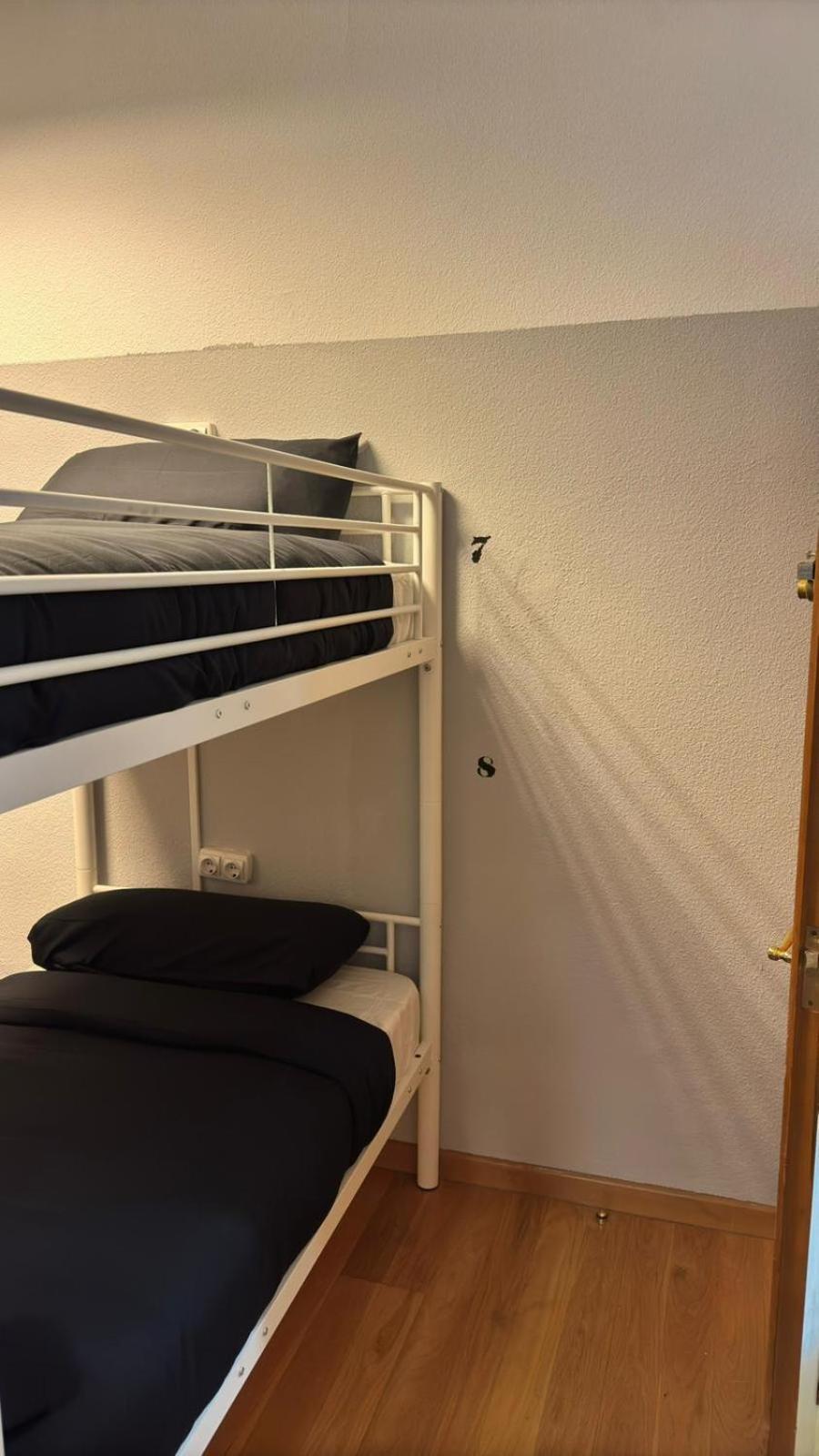 Hostel Puerta Del Angel Madryt Zewnętrze zdjęcie