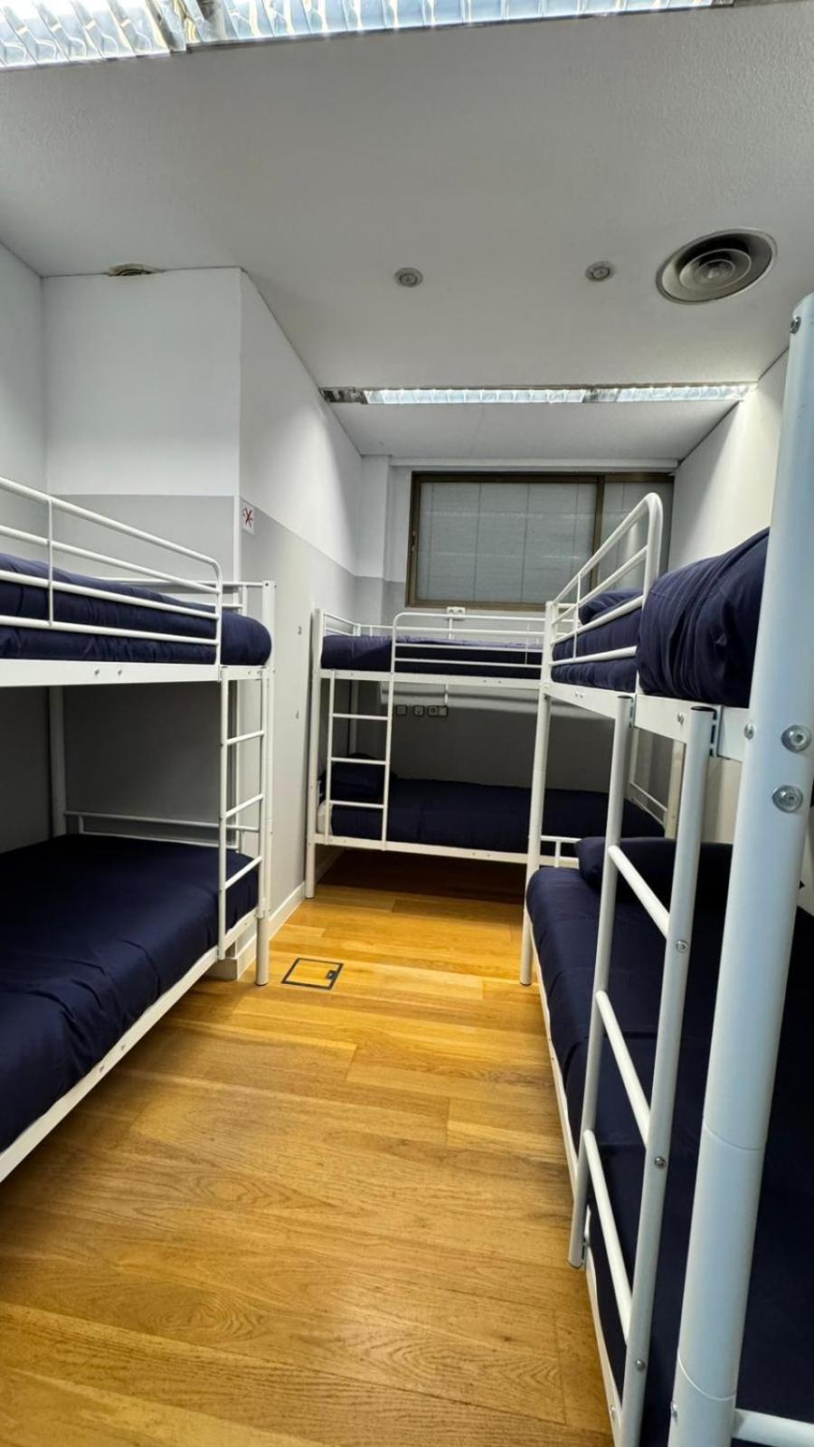 Hostel Puerta Del Angel Madryt Zewnętrze zdjęcie