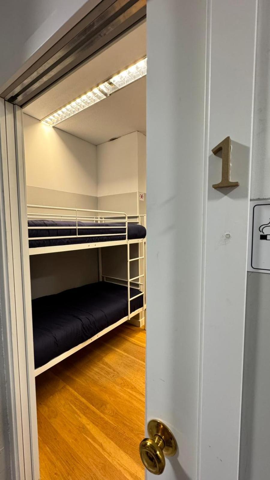 Hostel Puerta Del Angel Madryt Zewnętrze zdjęcie