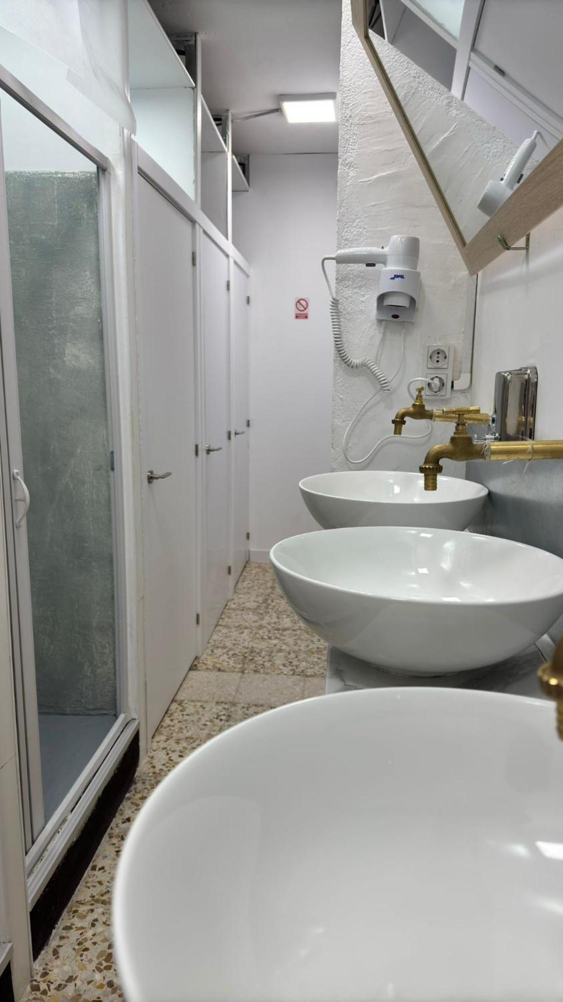 Hostel Puerta Del Angel Madryt Zewnętrze zdjęcie